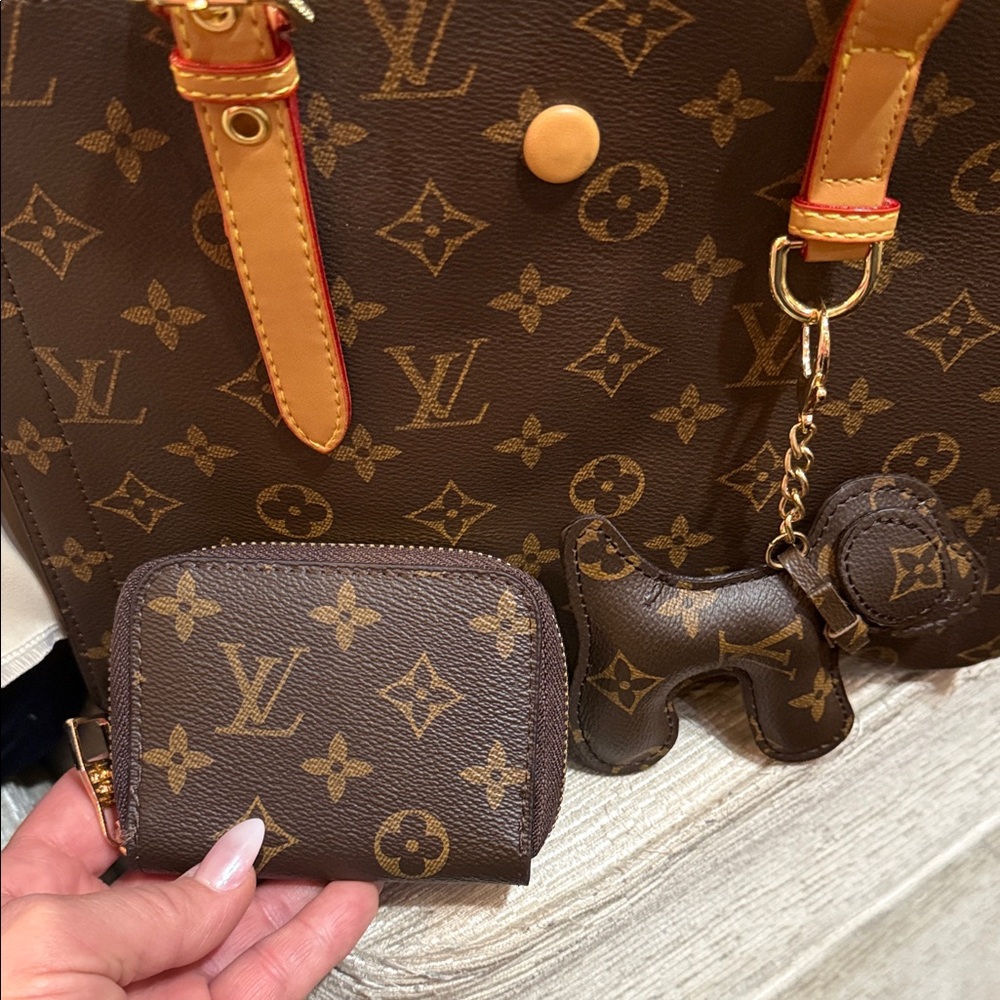 LV Designers Guild Dark Brown Monogram Tote - Picture 4 of 16